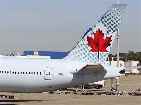 Air Canada Probed After Failing to Respond During SFO Landing .